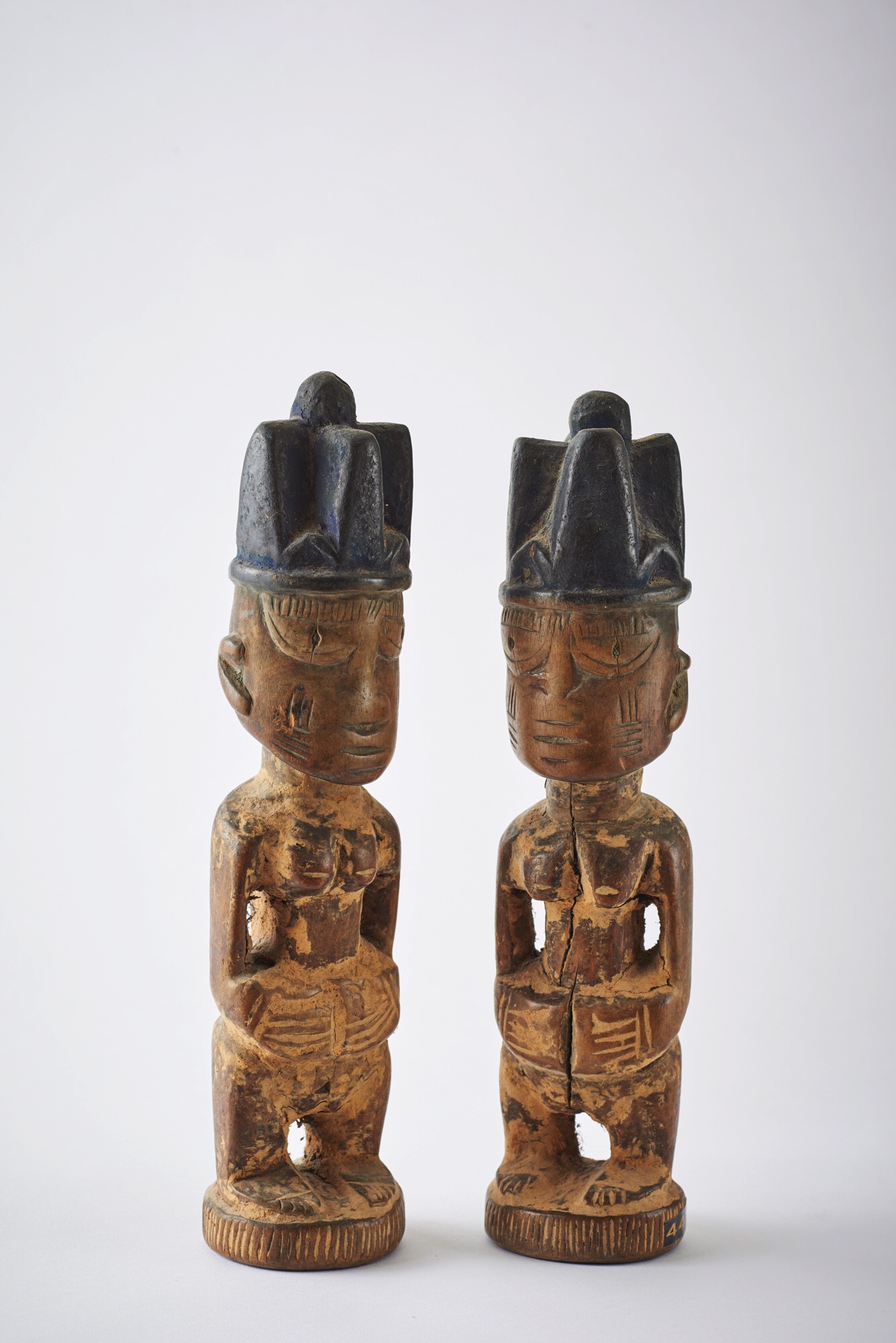 Ibeji twin figures picture from https://www.tribaltwins.com