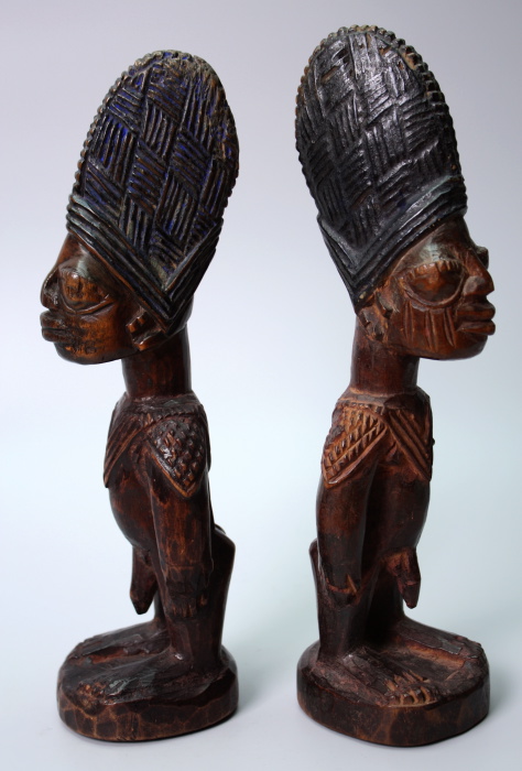 Ibeji twin figures picture from https://www.tribaltwins.com