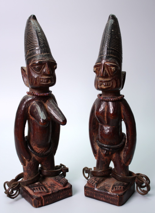 Ibeji twin figures picture from https://www.tribaltwins.com